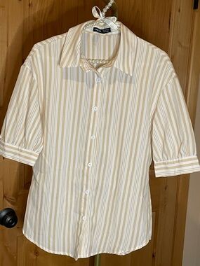 SHEIN women’s Short Sleeve Vertical Stripe Button-Up Shirt - Cream & Tan